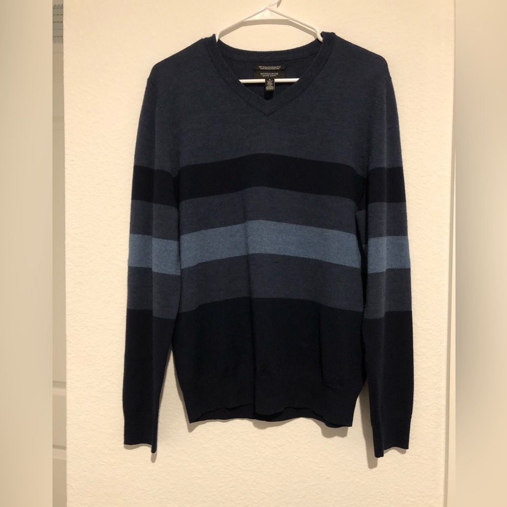 Nordstrom Men’s Fine Wool V-Neck Striped Sweater ColorBlock Navy and Slate Blue